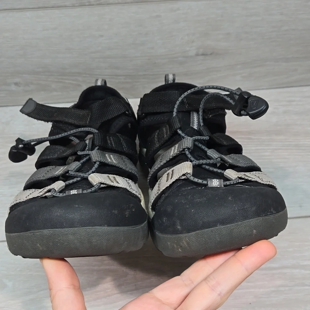 Keen Mens Outdoor Hiking Fisherman Whisper Sandals shoes sz 6